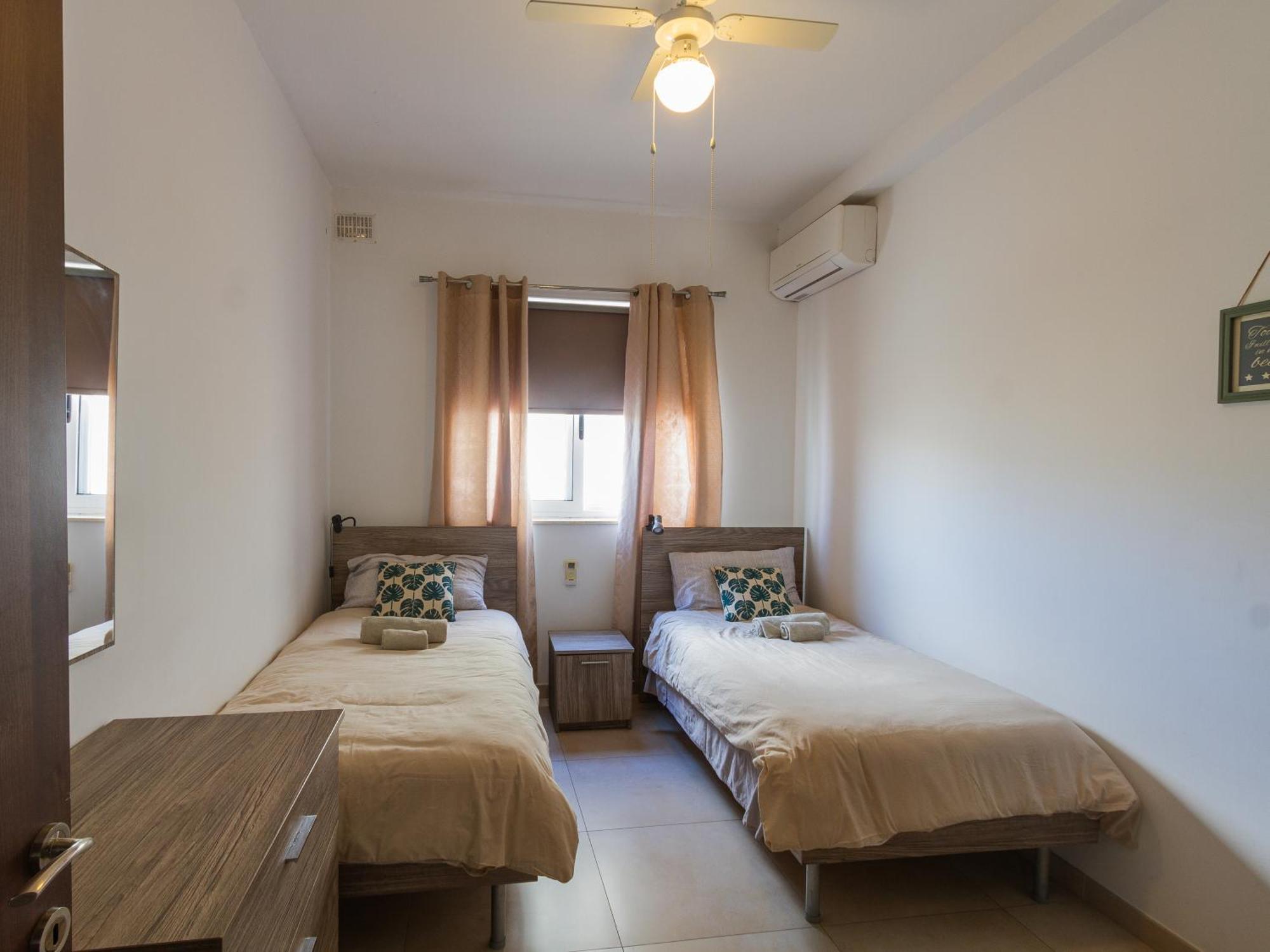 Modern & Central 2 Bedroom & 2 Bathrooms Apartment Мсида Экстерьер фото