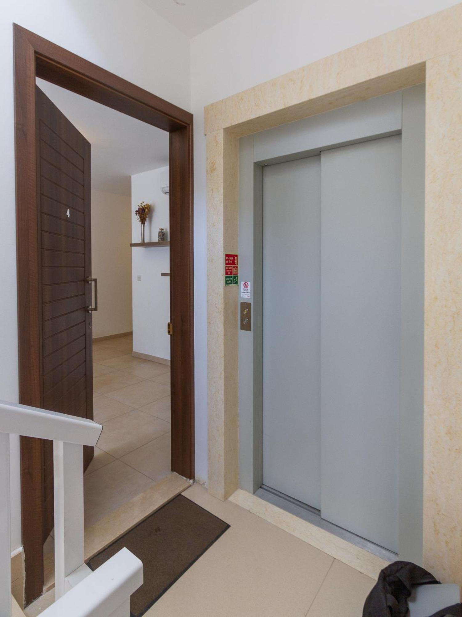 Modern & Central 2 Bedroom & 2 Bathrooms Apartment Мсида Экстерьер фото