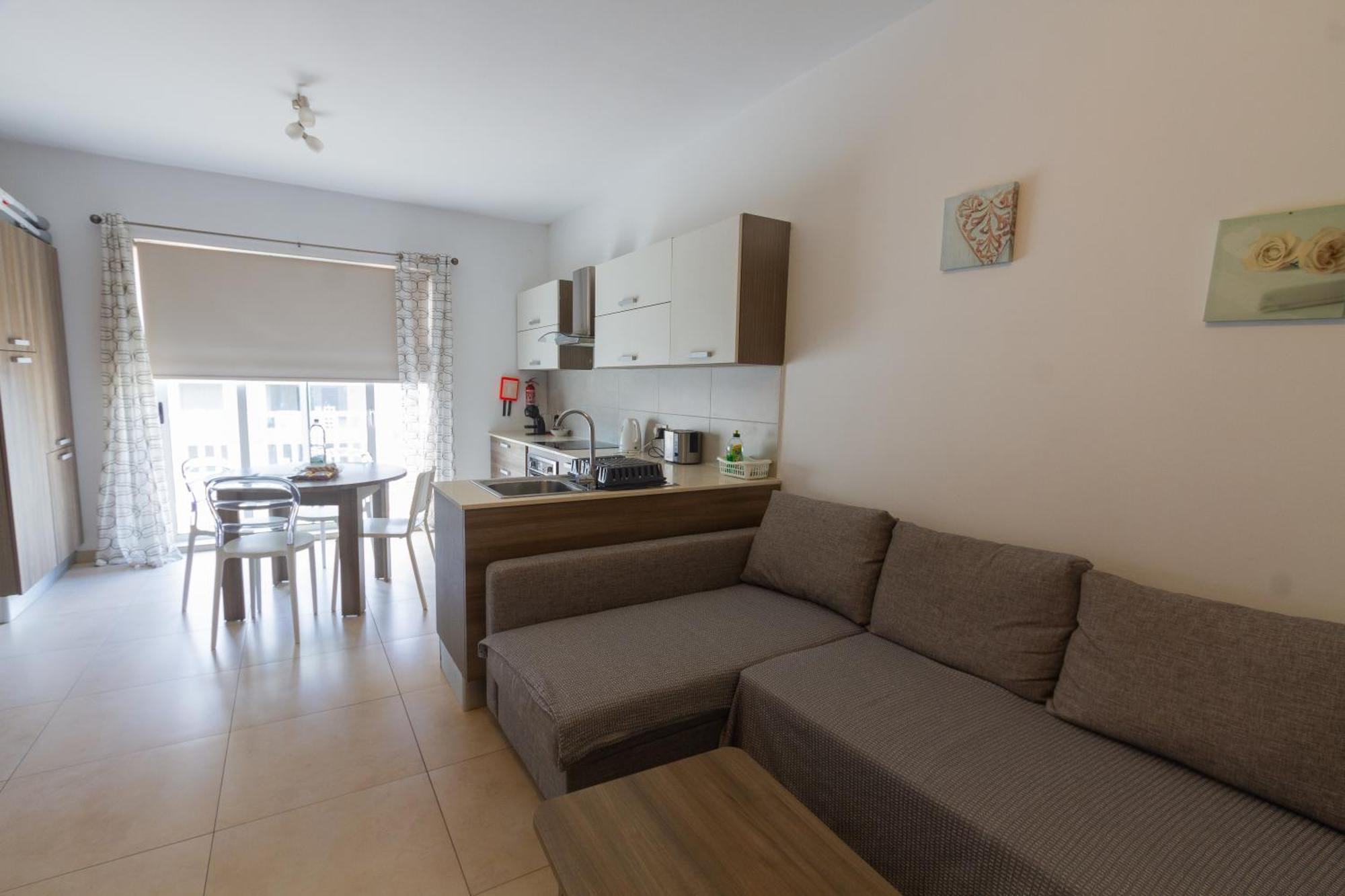 Modern & Central 2 Bedroom & 2 Bathrooms Apartment Мсида Экстерьер фото