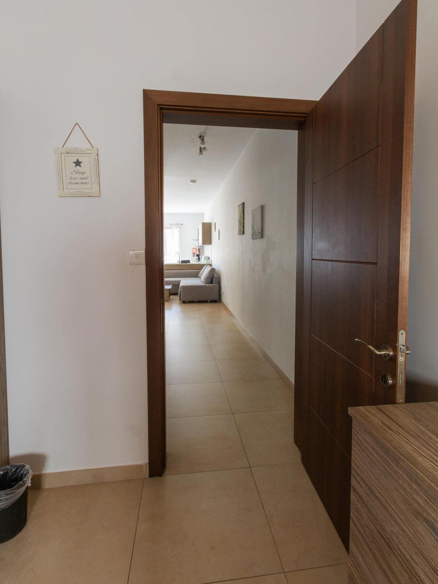 Modern & Central 2 Bedroom & 2 Bathrooms Apartment Мсида Экстерьер фото